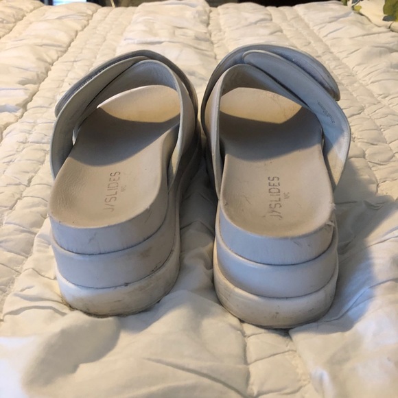 Platform Slides - Picture 2 of 3